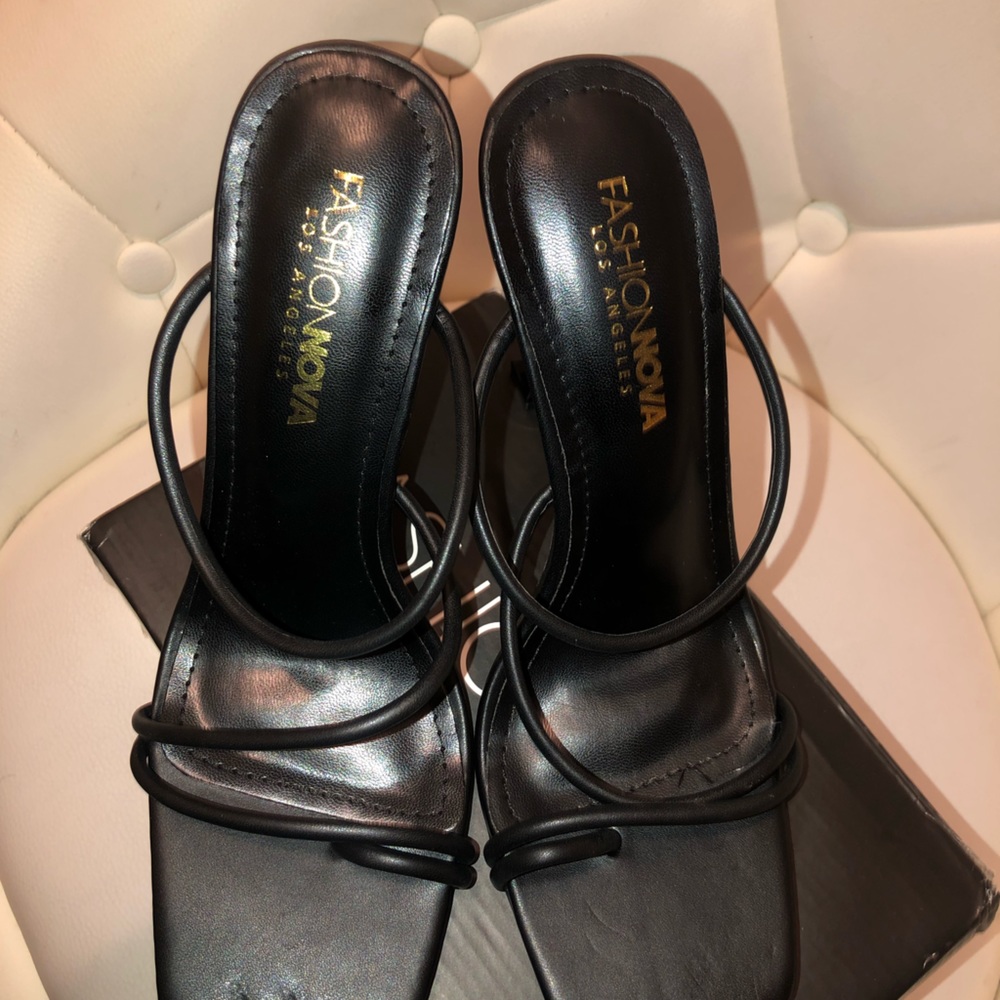 Cute sexy black heel